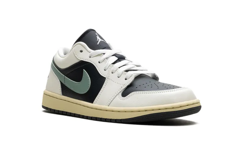 Air Jordan 1 Air Jordan 1 Low WMNS 'Jade Smoke'